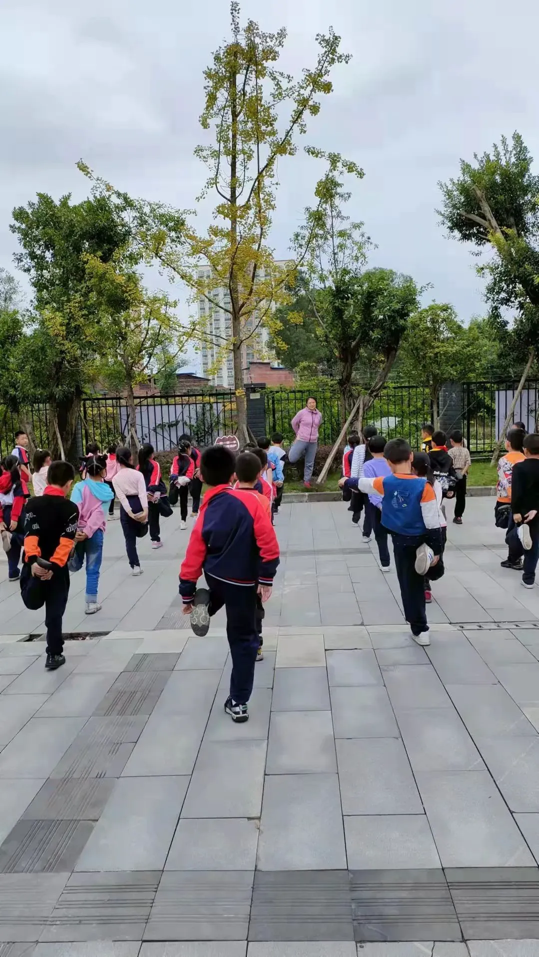 刻苦训练篮球时如何避免受伤的建议_0